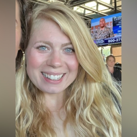 Meet your Posher, Jessica - Picture 1 of 1